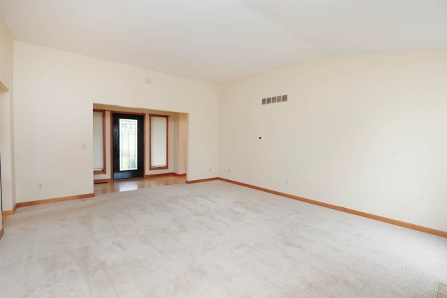 1349 Kennely Road, Saginaw, MI 48609