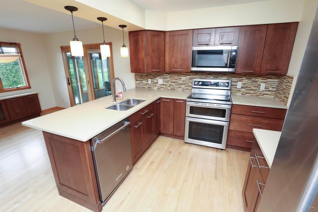 1349 Kennely Road, Saginaw, MI 48609