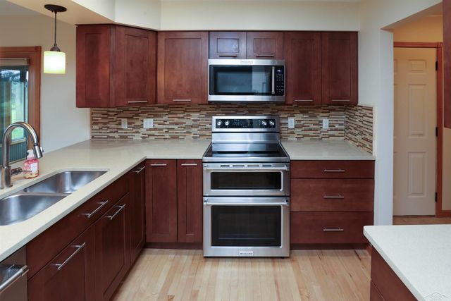 1349 Kennely Road, Saginaw, MI 48609