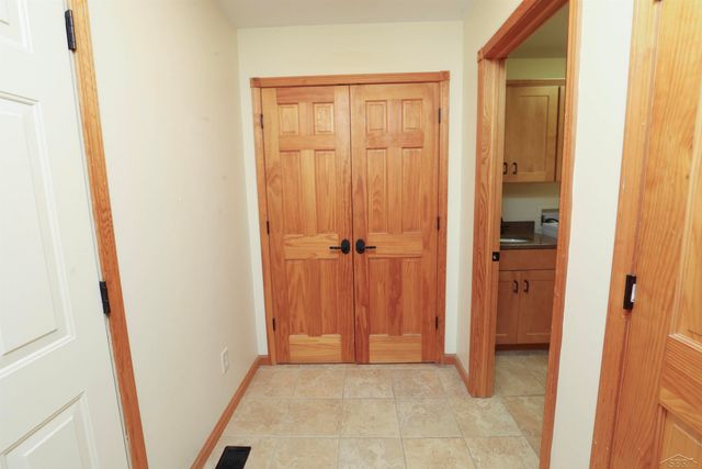 1349 Kennely Road, Saginaw, MI 48609