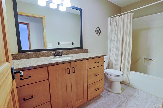 1349 Kennely Road, Saginaw, MI 48609