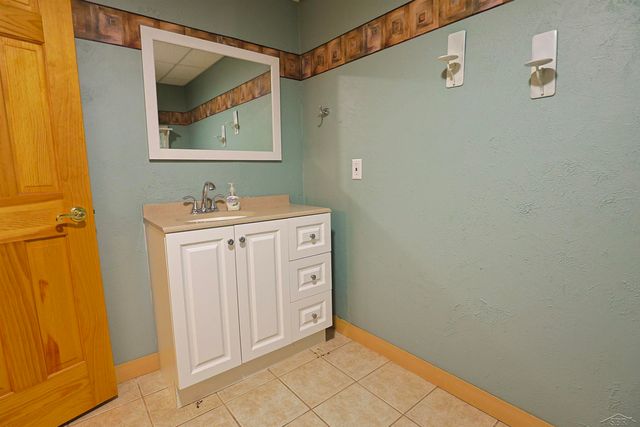 1349 Kennely Road, Saginaw, MI 48609