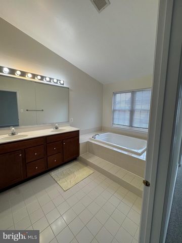 25192 WHIPPOORWILL TER, Chantilly, VA 20152