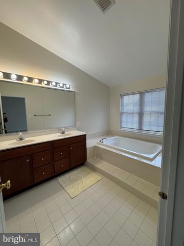 25192 WHIPPOORWILL TER, Chantilly, VA 20152