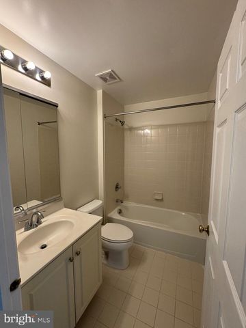 25192 WHIPPOORWILL TER, Chantilly, VA 20152