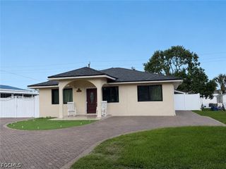 3502 Seminole AVE, Naples, FL 34112