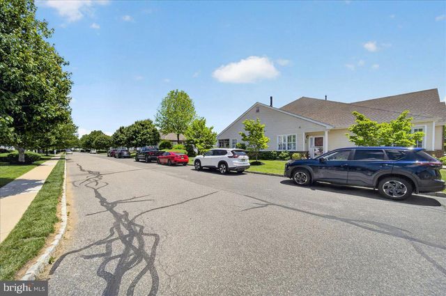 71 BURHOLME DR, Hamilton, NJ 08691