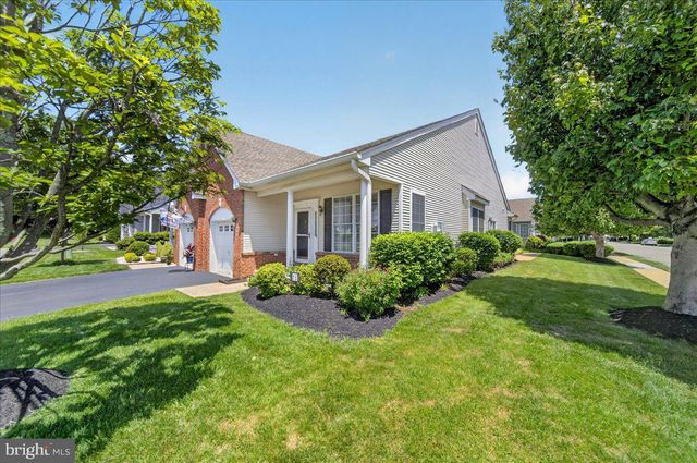 71 BURHOLME DR, Hamilton, NJ 08691
