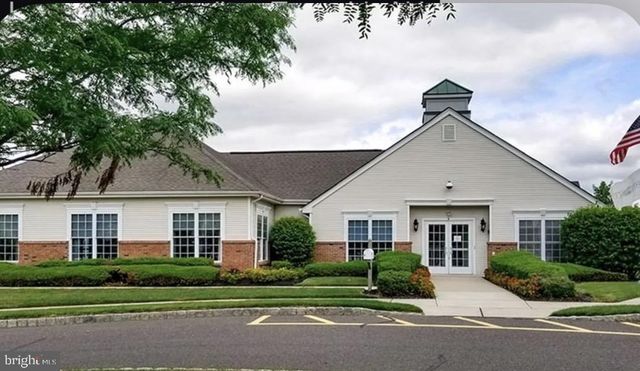71 BURHOLME DR, Hamilton, NJ 08691