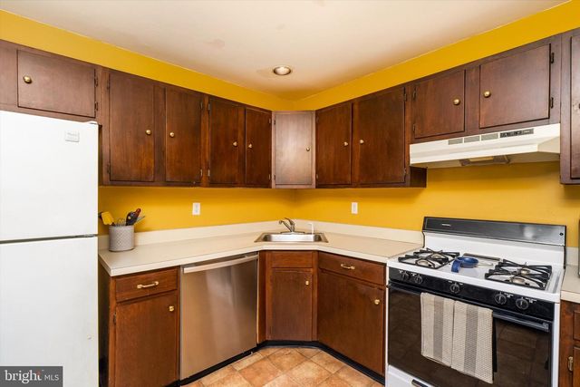 66 MULBERRY CT, Hamilton, NJ 08619