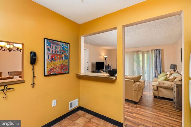 66 MULBERRY CT, Hamilton, NJ 08619
