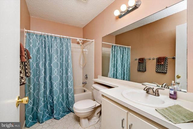 66 MULBERRY CT, Hamilton, NJ 08619