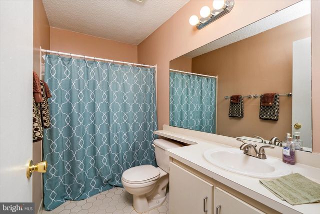 66 MULBERRY CT, Hamilton, NJ 08619