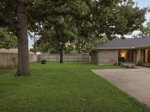 110 Oakmont Drive, Trophy Club, TX 76262