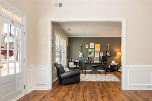 405 Edgebrooke Lane, Woodstock, GA 30188