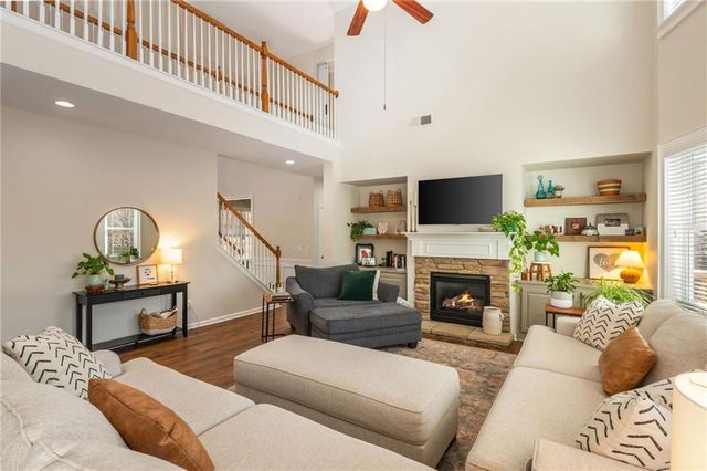 405 Edgebrooke Lane, Woodstock, GA 30188