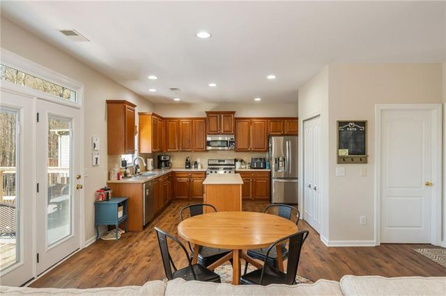 405 Edgebrooke Lane, Woodstock, GA 30188