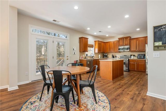 405 Edgebrooke Lane, Woodstock, GA 30188