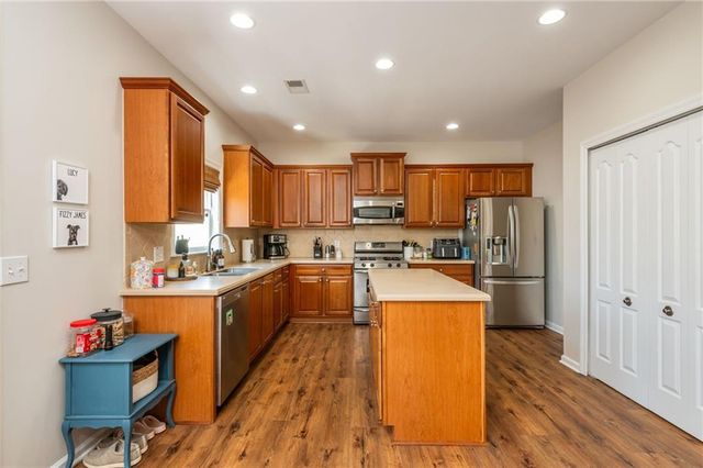 405 Edgebrooke Lane, Woodstock, GA 30188