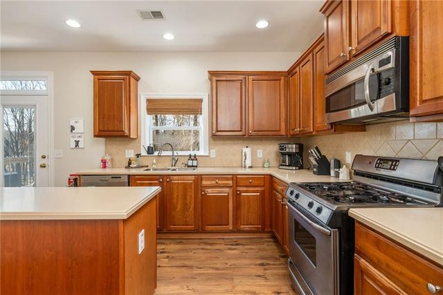 405 Edgebrooke Lane, Woodstock, GA 30188