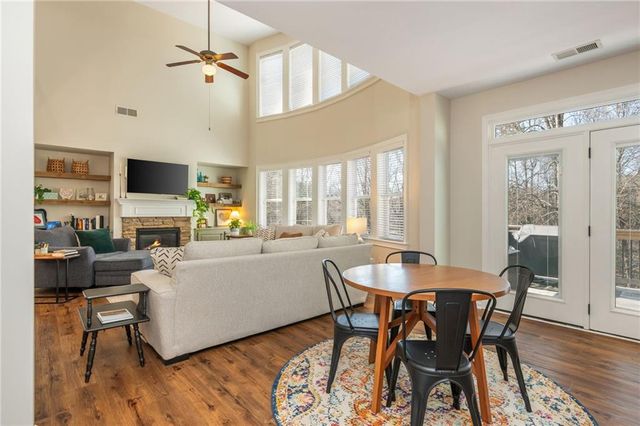 405 Edgebrooke Lane, Woodstock, GA 30188