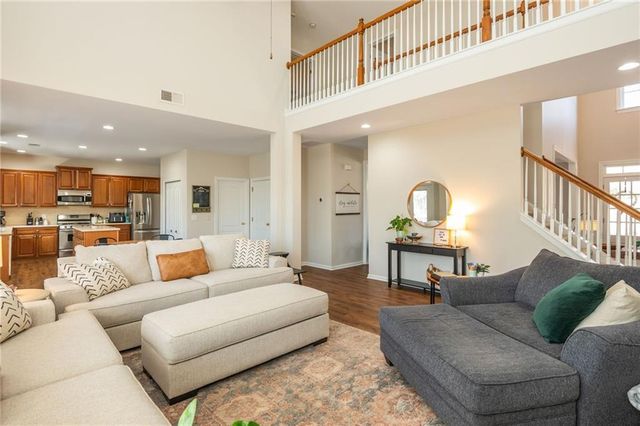 405 Edgebrooke Lane, Woodstock, GA 30188