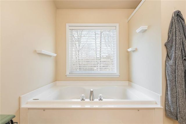 405 Edgebrooke Lane, Woodstock, GA 30188