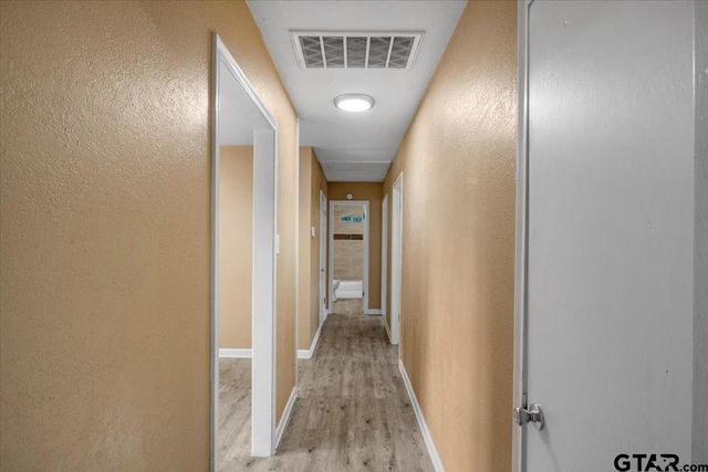 1912 W oakwood, Tyler, TX 75702