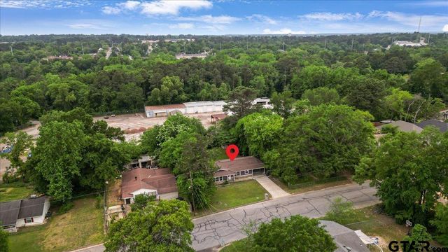 1912 W oakwood, Tyler, TX 75702