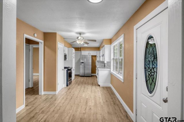 1912 W oakwood, Tyler, TX 75702