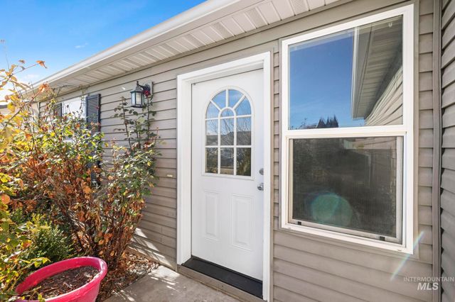 792 Birchwood Rd, Twin Falls, ID 83301