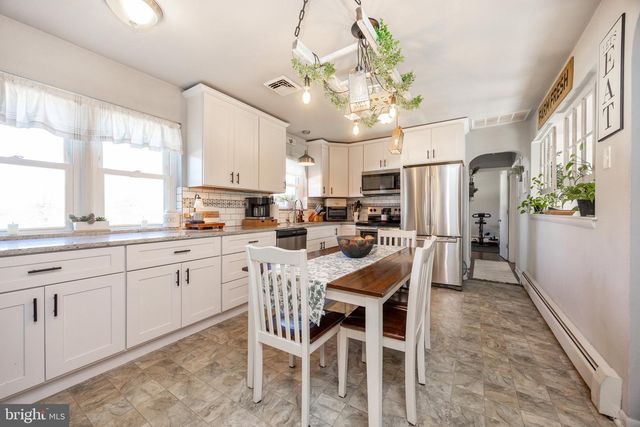 400 AMITY PARK RD, Douglassville, PA 19518