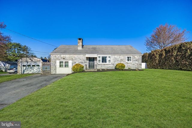400 AMITY PARK RD, Douglassville, PA 19518