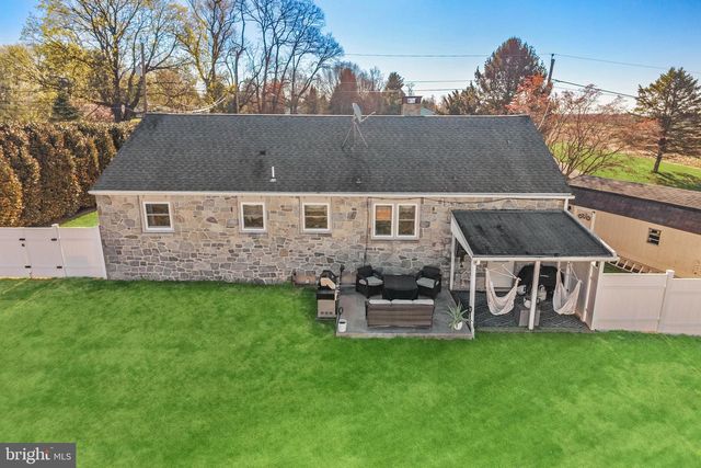 400 AMITY PARK RD, Douglassville, PA 19518