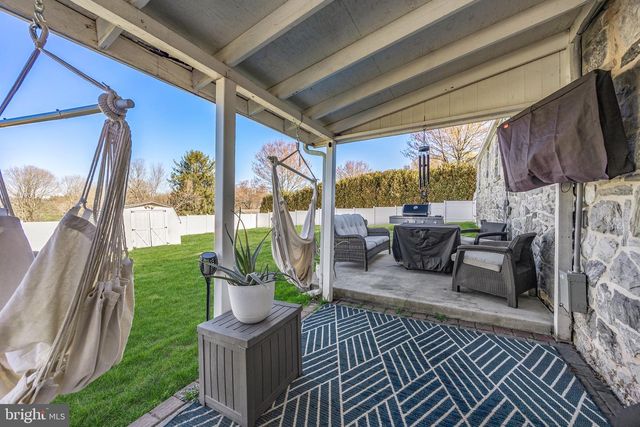 400 AMITY PARK RD, Douglassville, PA 19518