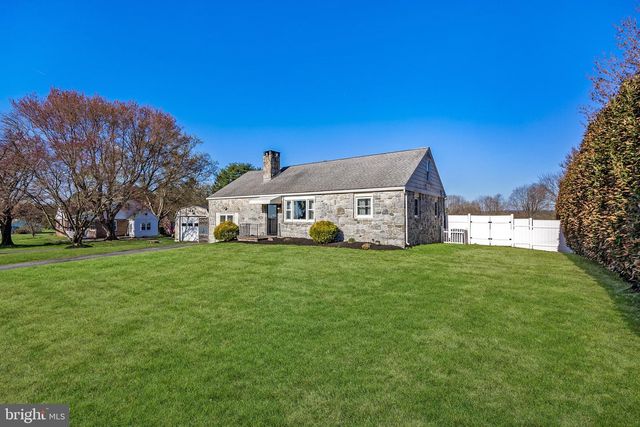 400 AMITY PARK RD, Douglassville, PA 19518