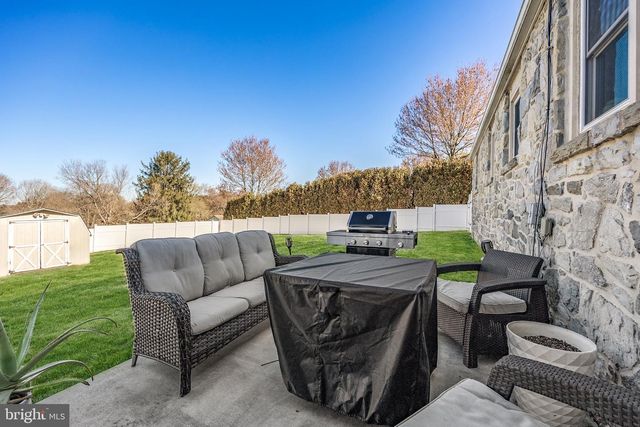400 AMITY PARK RD, Douglassville, PA 19518