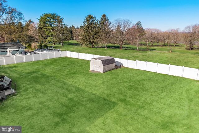 400 AMITY PARK RD, Douglassville, PA 19518