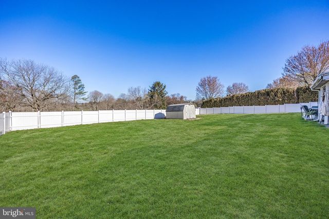 400 AMITY PARK RD, Douglassville, PA 19518