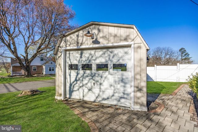 400 AMITY PARK RD, Douglassville, PA 19518