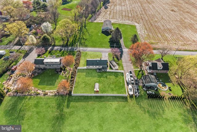 400 AMITY PARK RD, Douglassville, PA 19518