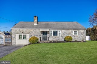 400 AMITY PARK RD, Douglassville, PA 19518
