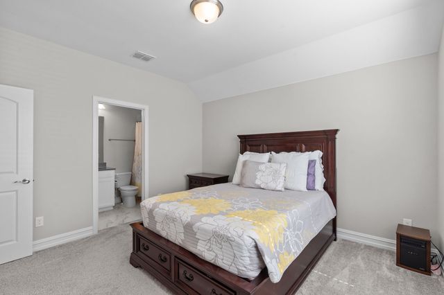1048 Pinnacle Breeze Drive, Fort Worth, TX 76052