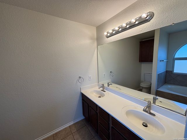 11639 Valley, San Antonio, TX 78245