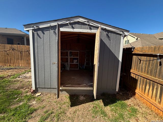 11639 Valley, San Antonio, TX 78245