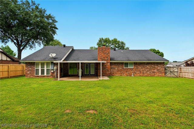 9010 Skypark Drive, Fort Smith, AR 72903