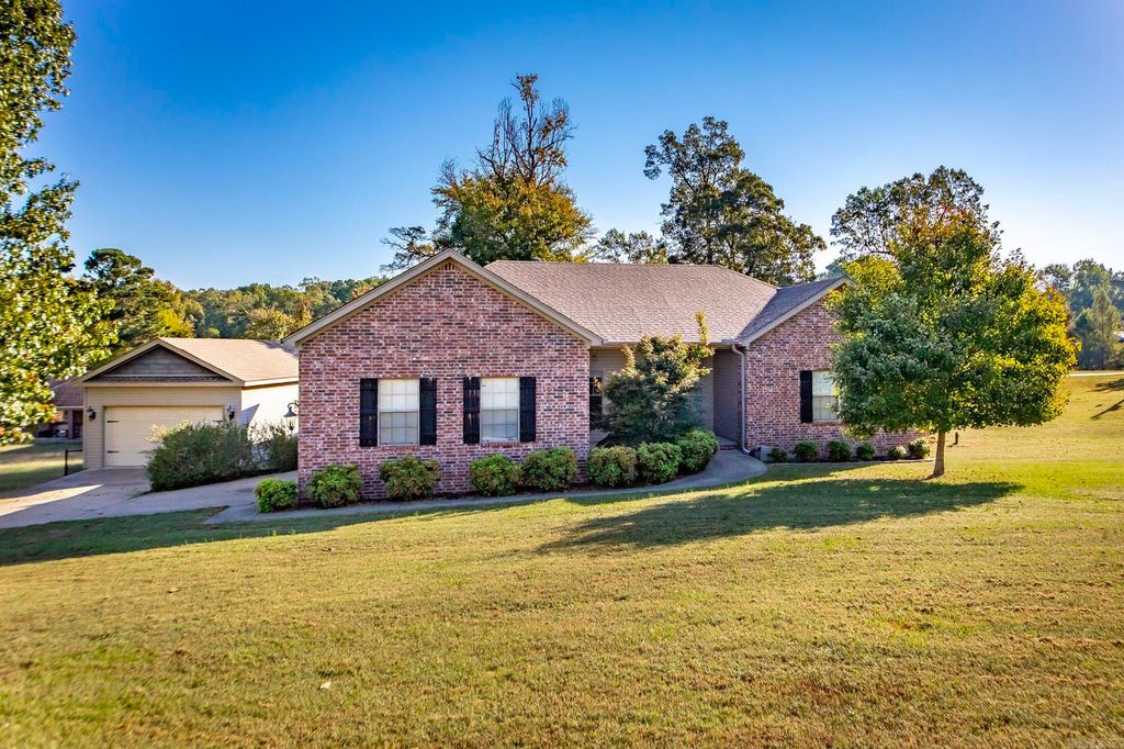 854 Salem Heights Drive, Benton, AR 72019