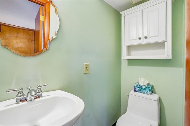 12 Puritan Rd, Danvers, MA 01923
