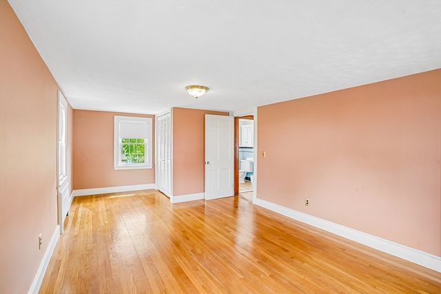 12 Puritan Rd, Danvers, MA 01923