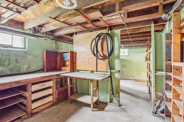 12 Puritan Rd, Danvers, MA 01923